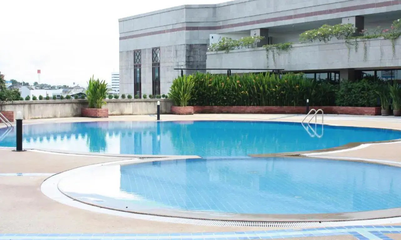 Complimentary Swimming Pool Access